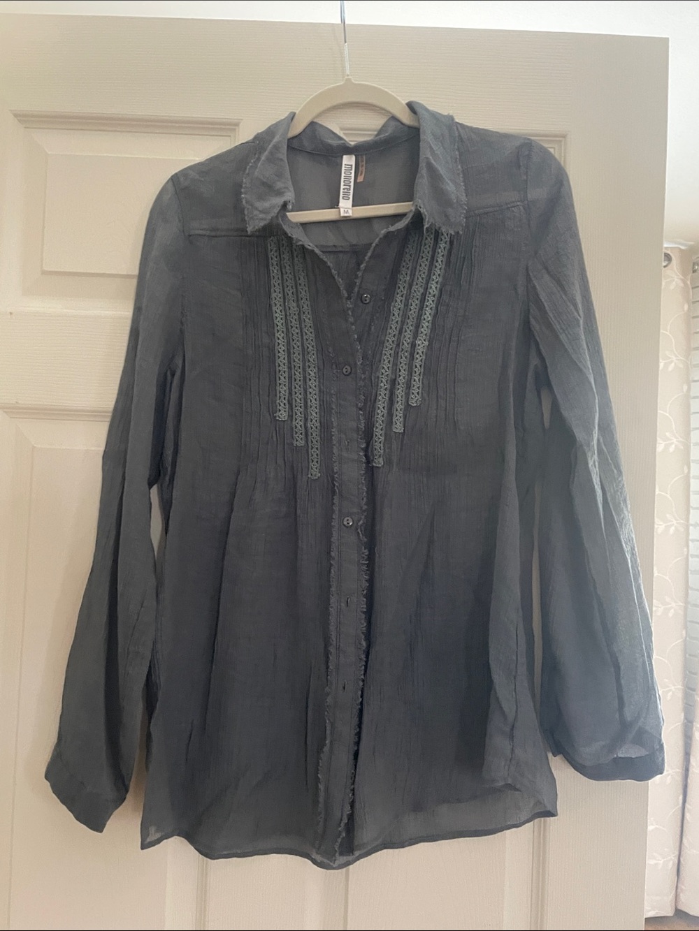 Monoreno Gray Long-Sleeve Button Front Blouse